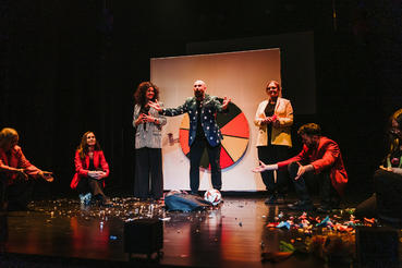 Teatr zamiast procedur. Pracownicy Urzędu Miasta i Gminy Lesko oraz jednostek organizacyjnych walczą o życie Maksa